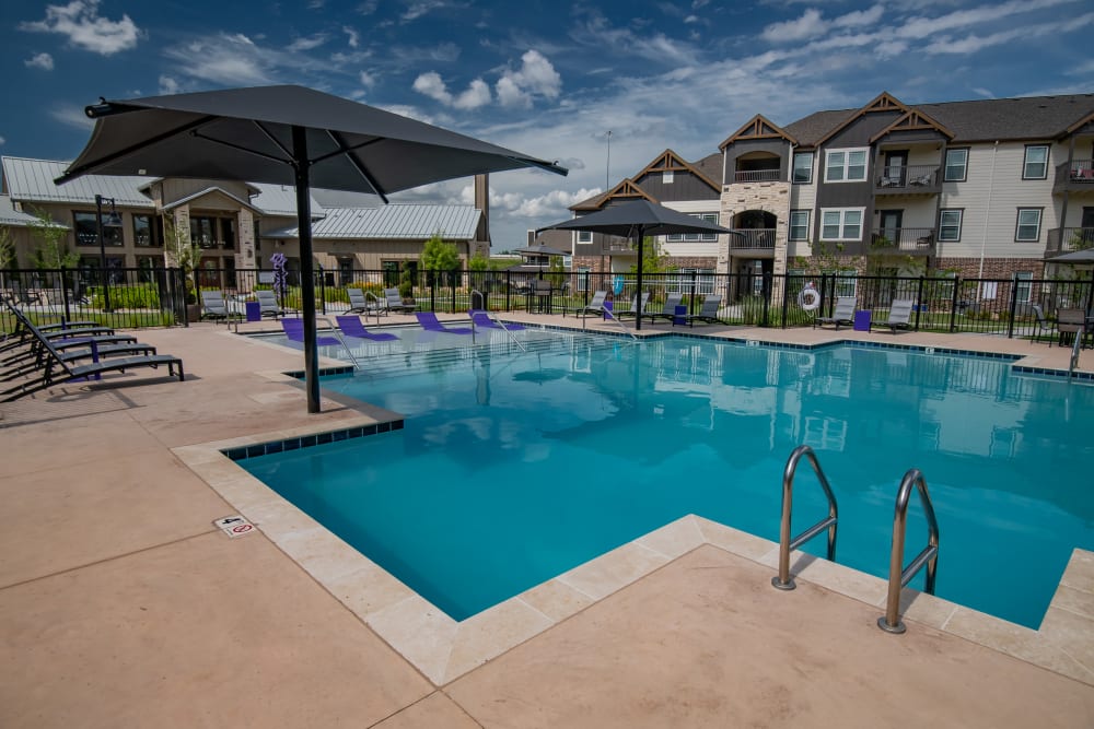 Resort-style pool at Cedar Ridge in Tulsa, Oklahoma