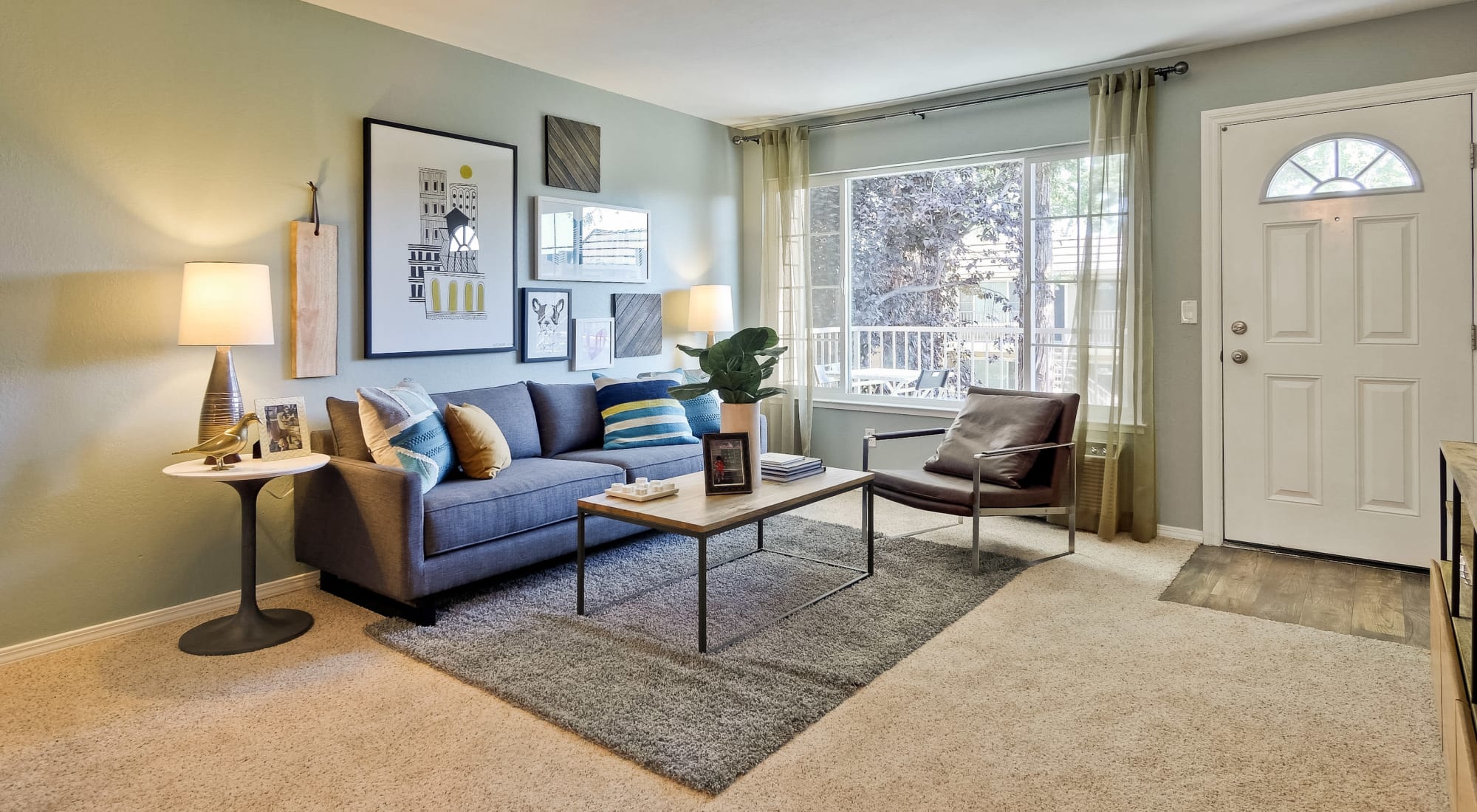 Apply to live at Sofi at Los Gatos Creek in San Jose, California