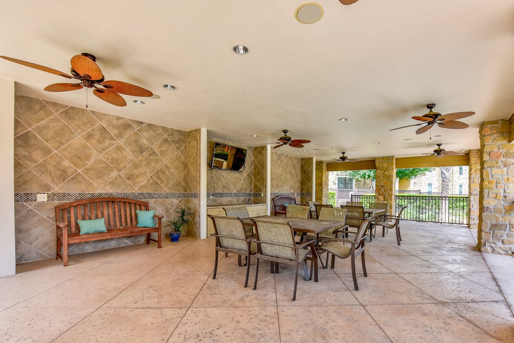 Porch with furniture at Retreat at Chelsea Park