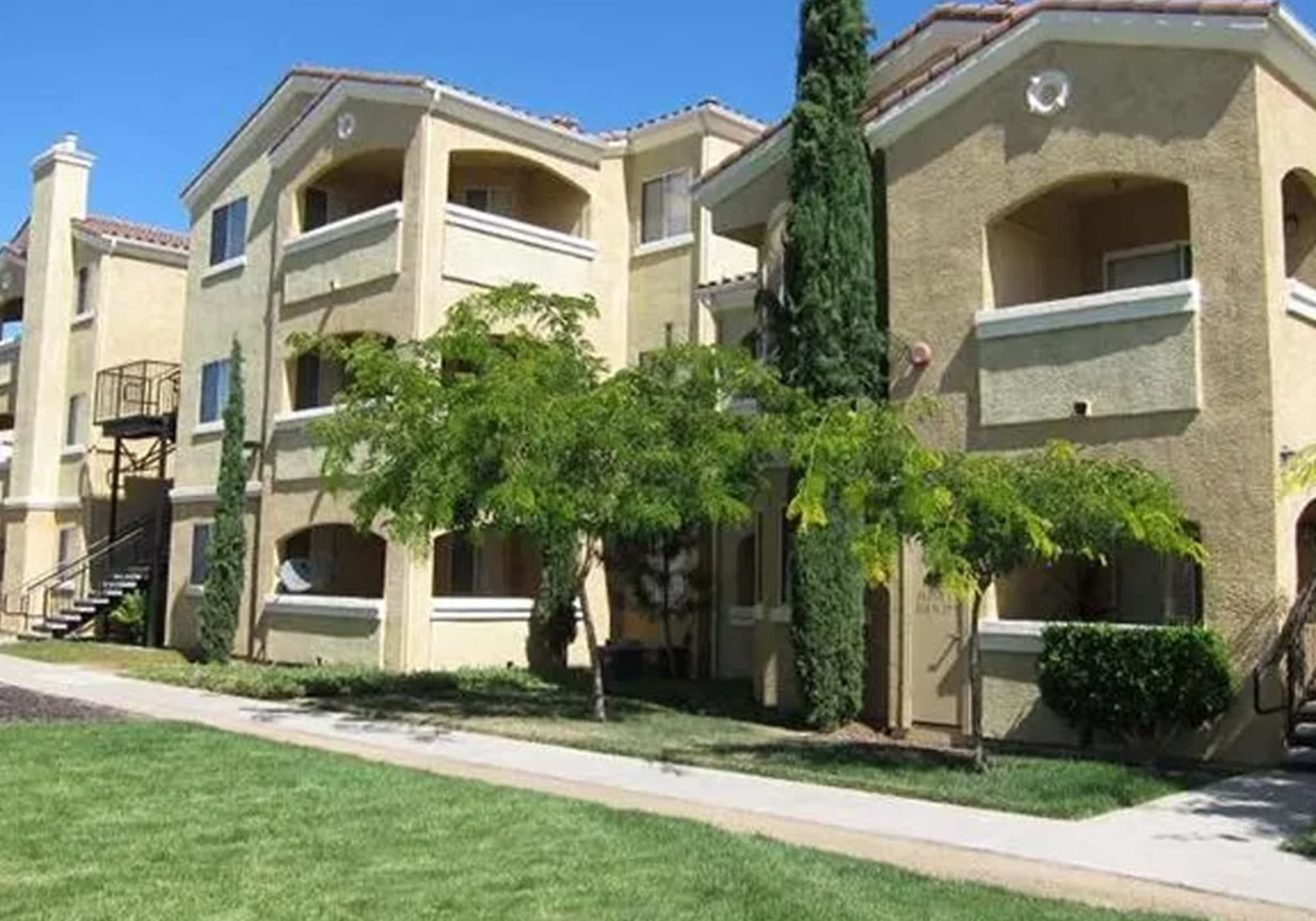 Laguna West Elk Grove, CA Apartments for Rent | Siena Villas