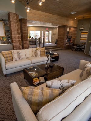 Lounge area at Hunter's Ridge in Oklahoma City, Oklahoma