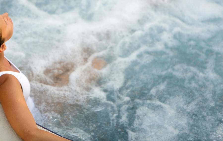 Hot tub at Zinc 1501 in Sacramento, California