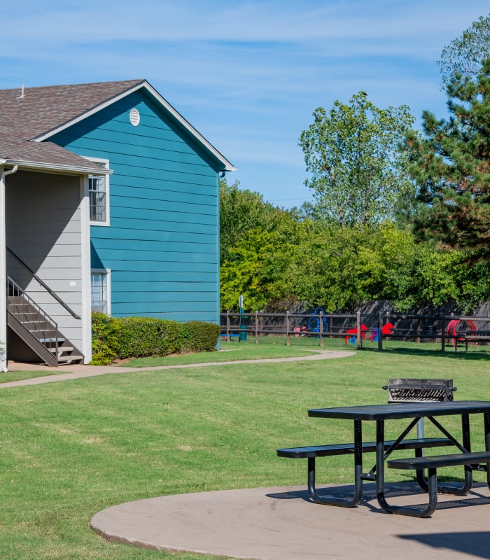 Exterior to Tammaron Village Apartments in Oklahoma City, Oklahoma