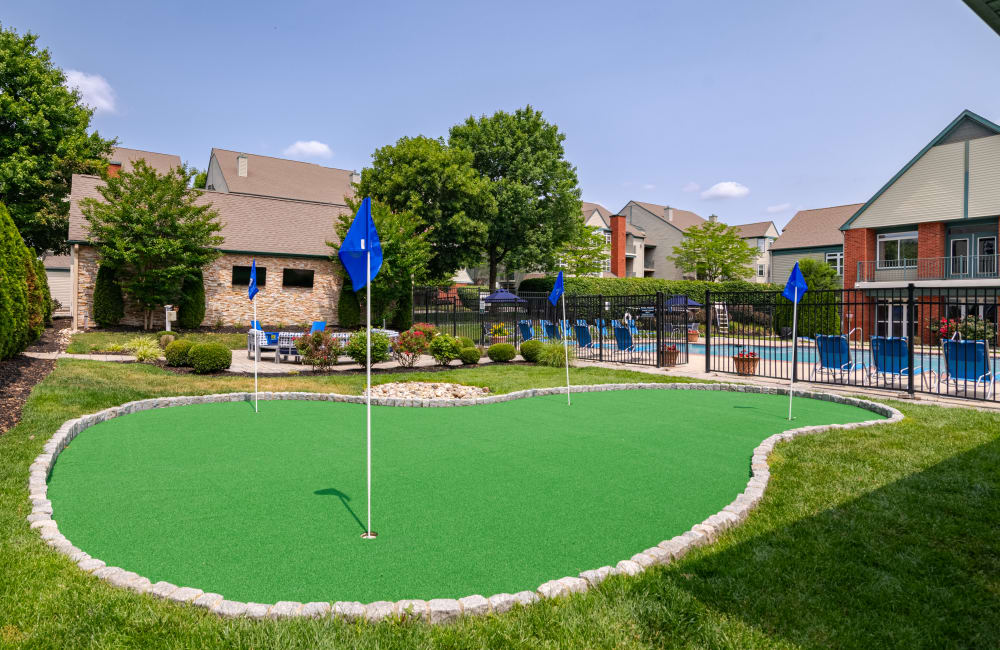 Putting green at Bishop's View Apartments & Townhomes in Cherry Hill, New Jersey