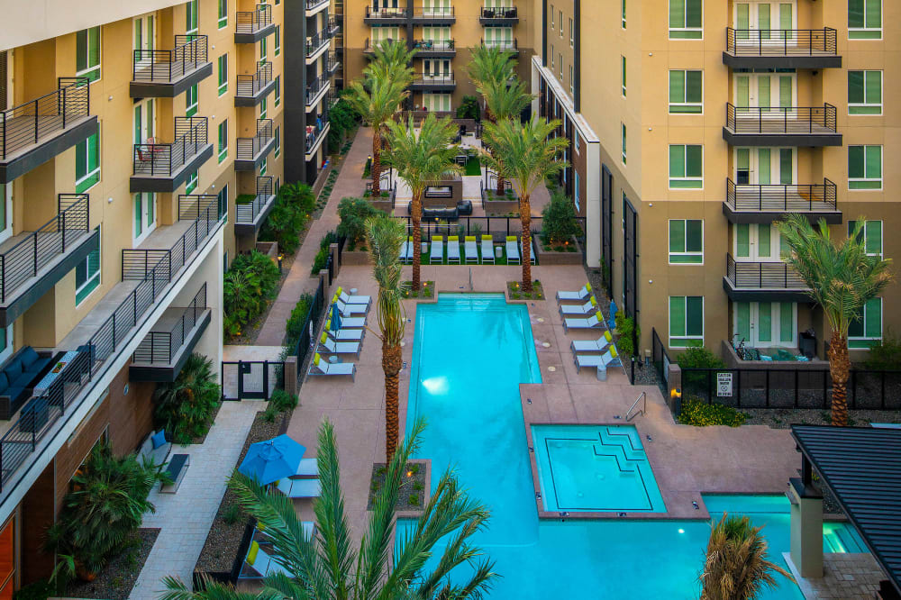 View the amenities at Carter in Scottsdale, Arizona