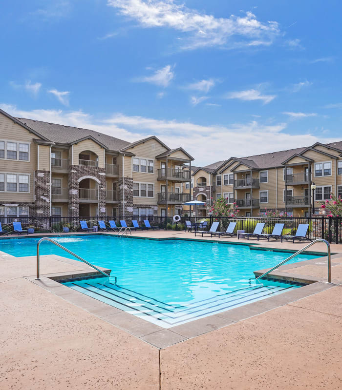 Large swimming pool at Mission Point Apartments in Moore, Oklahoma