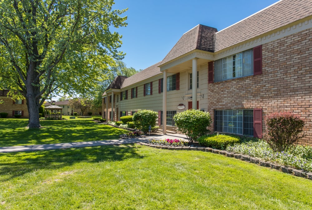 Front picturesque view of the apartment complex located at Imperial North Apartments in Rochester, New York