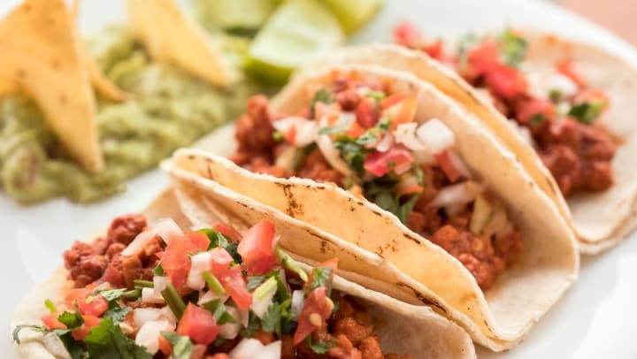 platter of vegan tacos and nachos | Vegan Eateries in San Antonio