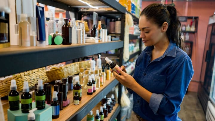 Woman shopping for organic supplements | vitamin shops in Charlotte