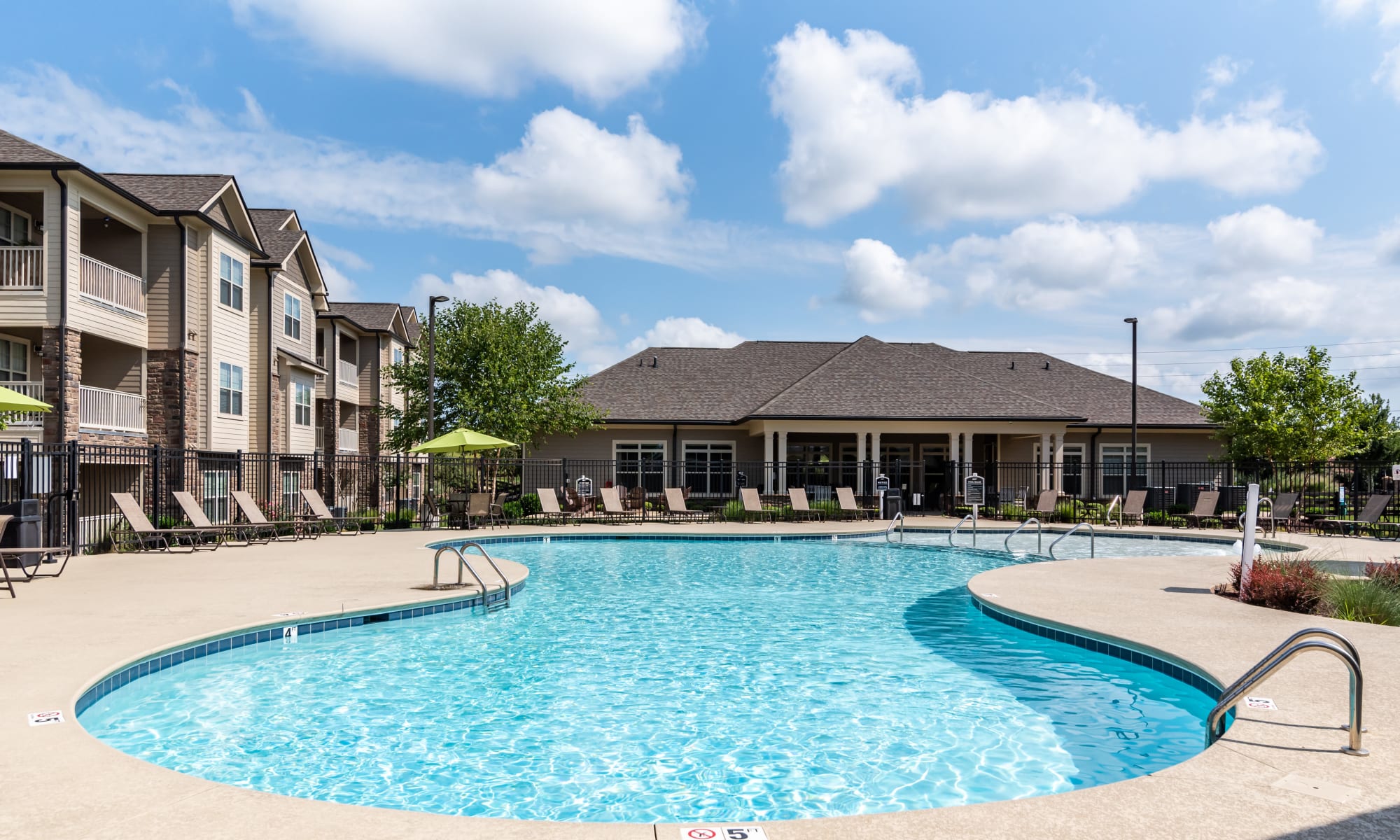 Swimming Pool at Commonwealth at 31 in Spring Hill, Tennessee