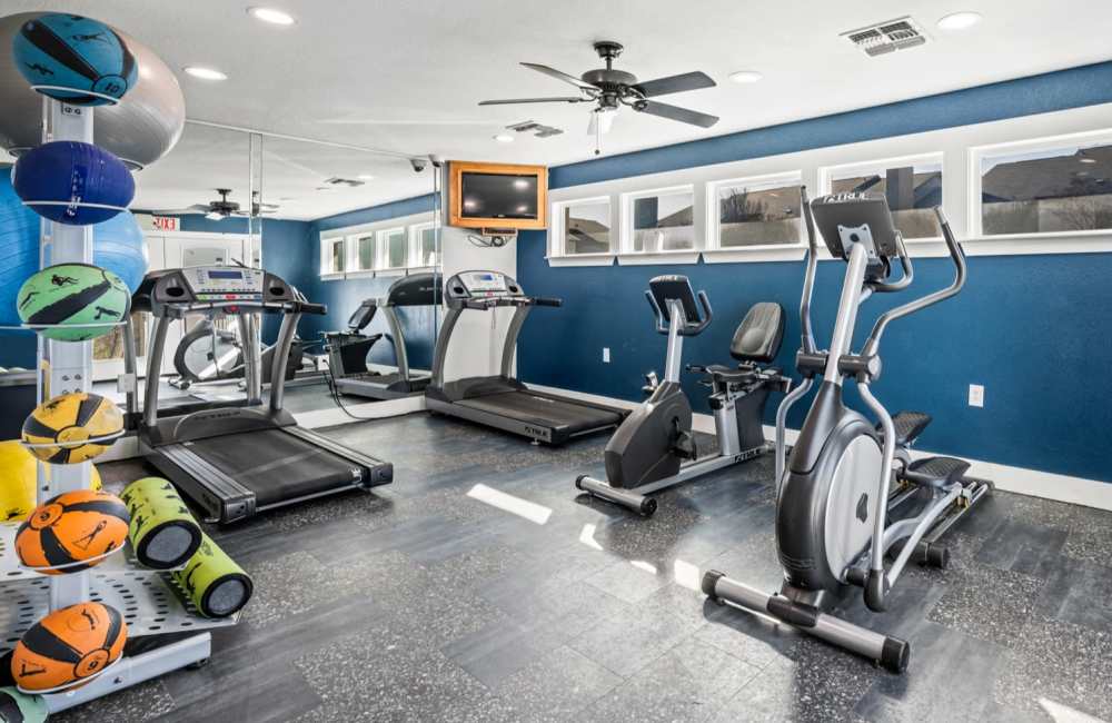 Wide range of equipment at the fitness center at 18Eleven Frankford in Carrollton,Texas