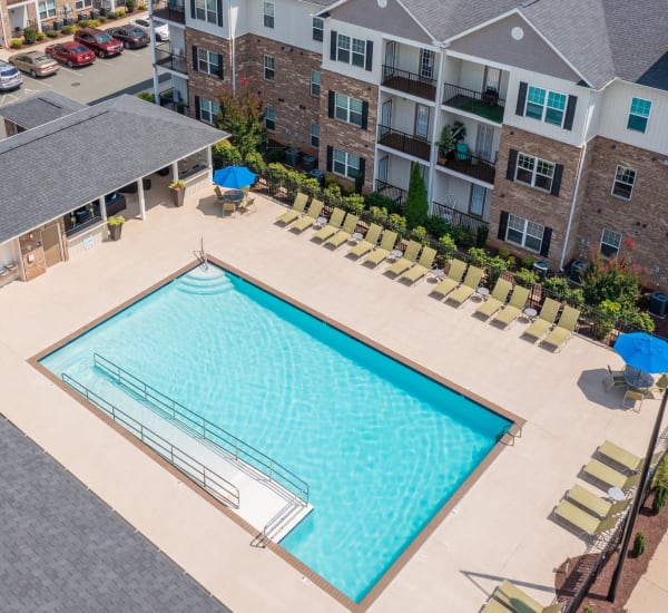 The swimming pool at Retreat at the Park in Burlington, North Carolina