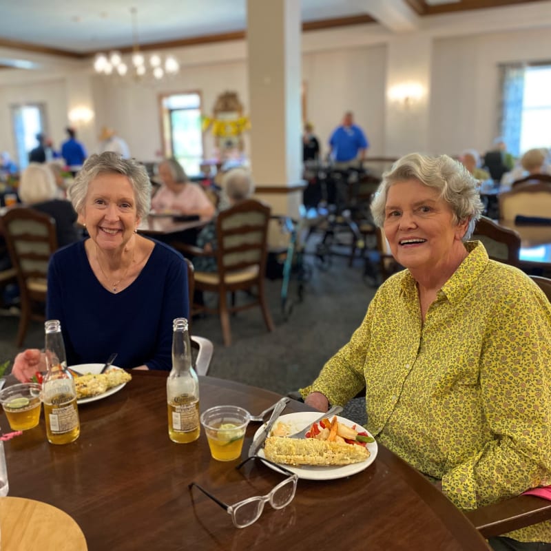 Residents enjoying a meal in the dining room at The Clinton Presbyterian Community in Clinton, South Carolina