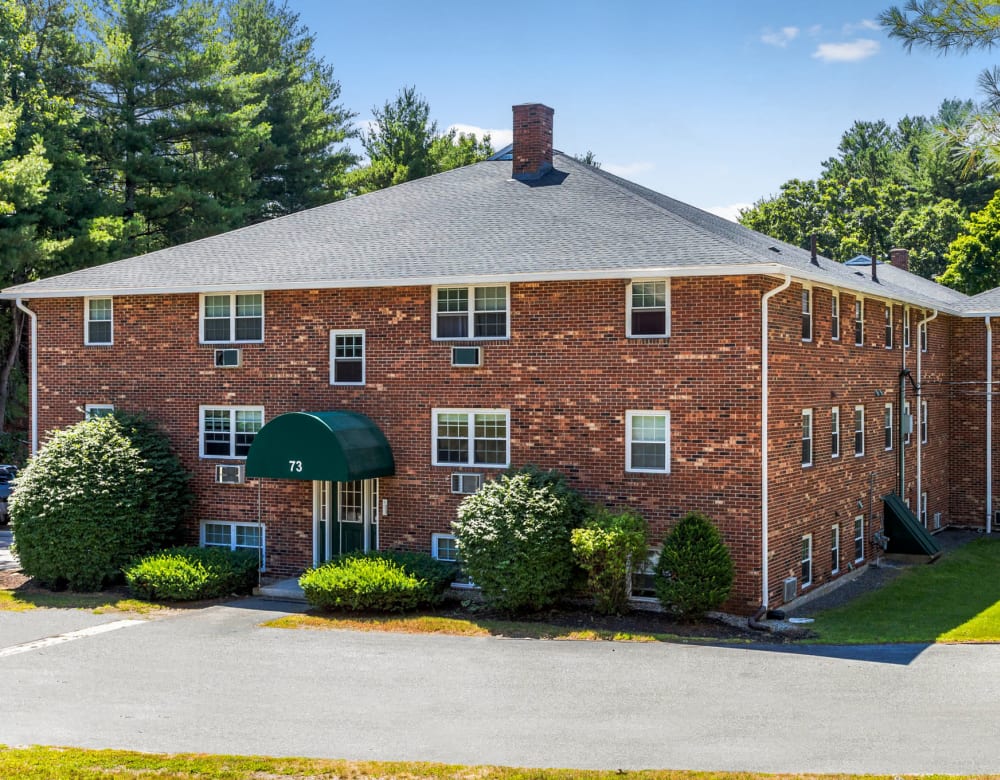 Exterior Photo of Eagle Rock Apartments at Nashua in Nashua, New Hampshire