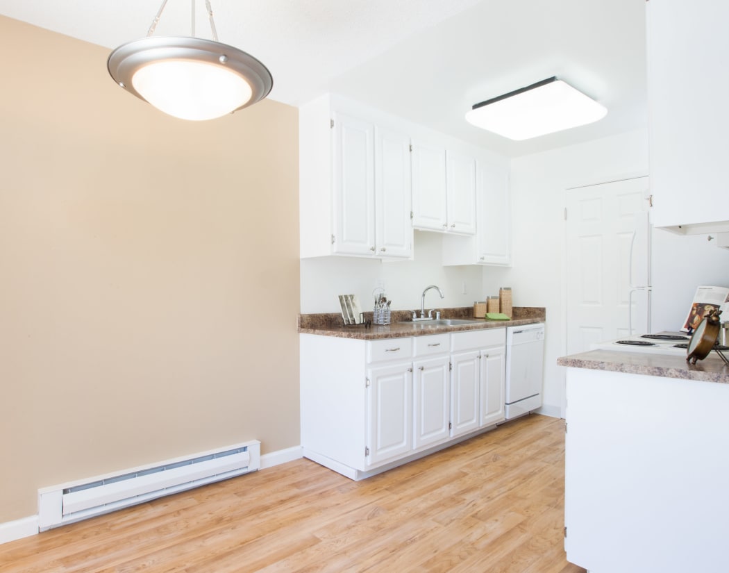 Fully equipped kitchen at Appletree Apartments in Campbell, California
