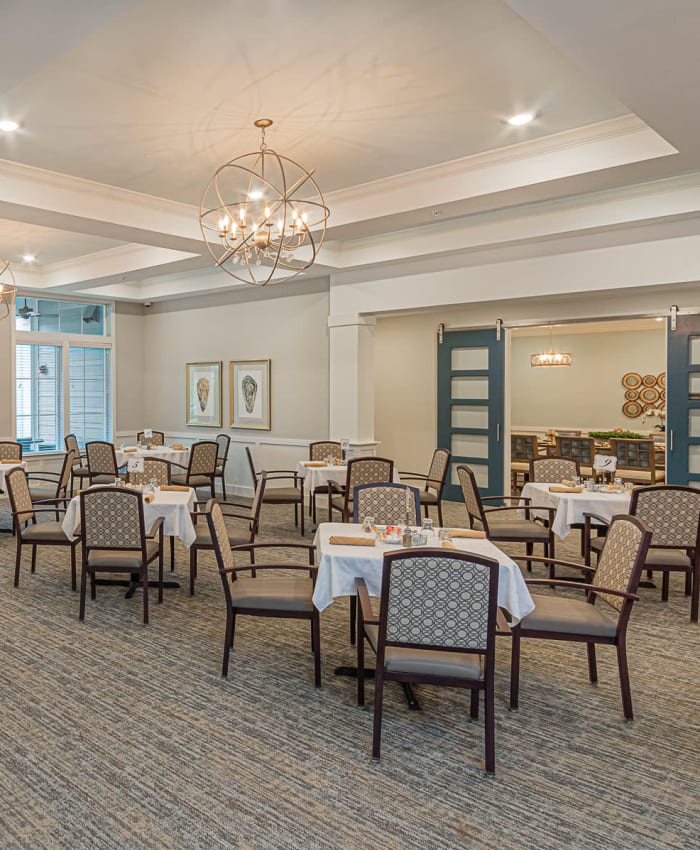 The exquisite dining hall at Arcadia Senior Living Pace in Pace, Florida