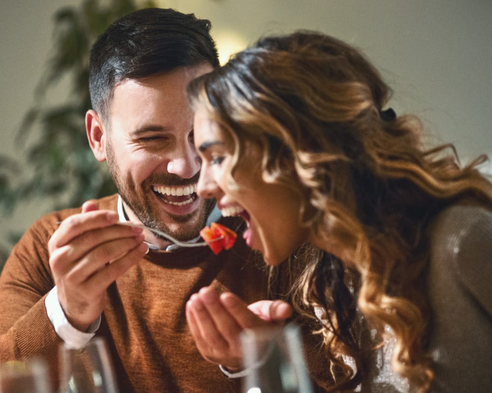 A couple eating at Covenant Trace in Newport News, Virginia