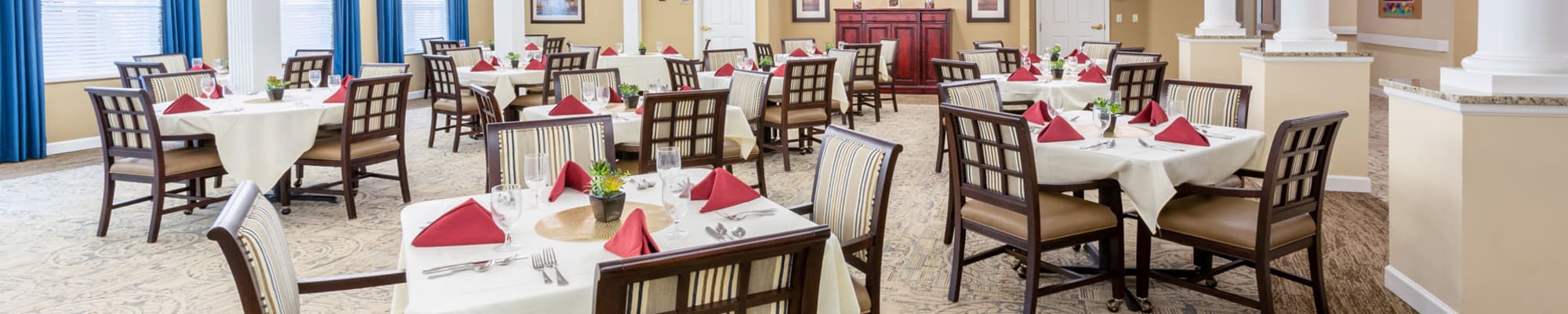 Dining at The Harmony Collection at Roanoke - Assisted Living in Roanoke, Virginia