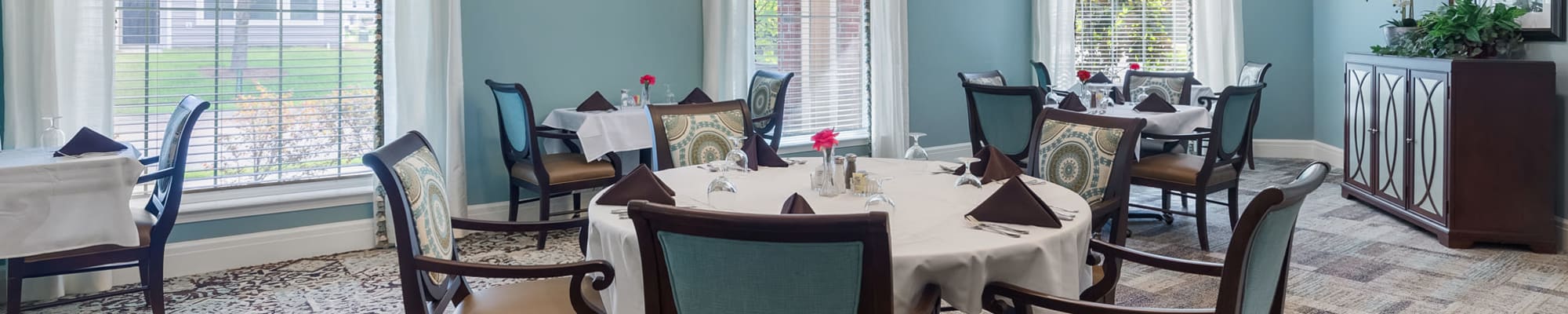 Dining at Harmony at Wescott Plantation in Summerville, South Carolina