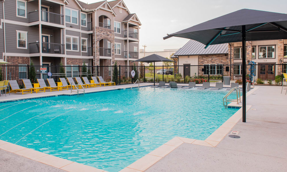 Pool at Adirondack in Independence, MO