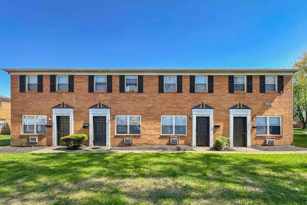 Exterior of the building at Eden Brooke Townhomes in Columbus, Ohio,
