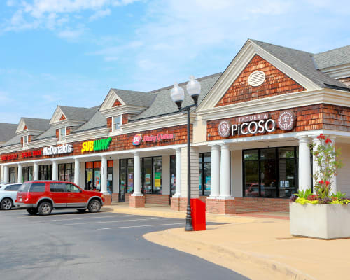 Explore the neighborhood at Lynbrook at Mark Center Apartment Homes in Alexandria, Virginia