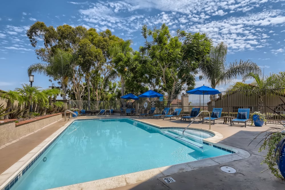 Resort-style swimming pool at Niguel Summit Condominium Rentals in Laguna Niguel, California