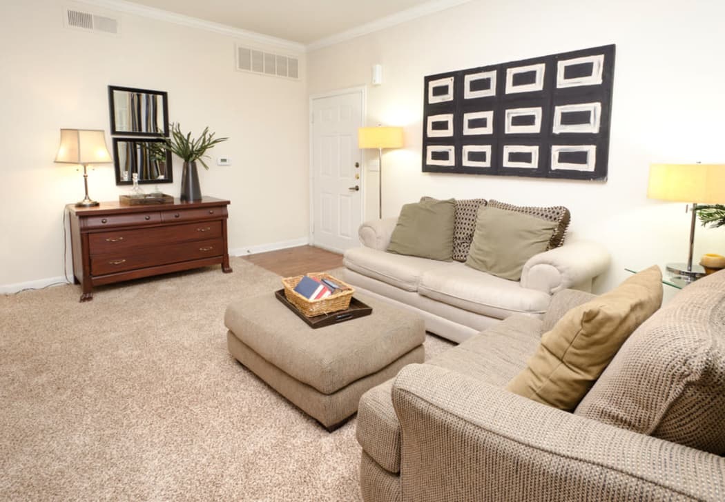 Pinnacle Heights showcases a modern kitchen in Antioch apartments