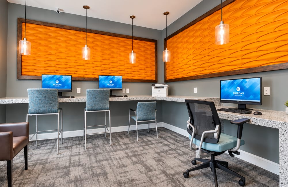 Community work center at Waterford Place Apartment Homes in Memphis,Tennessee