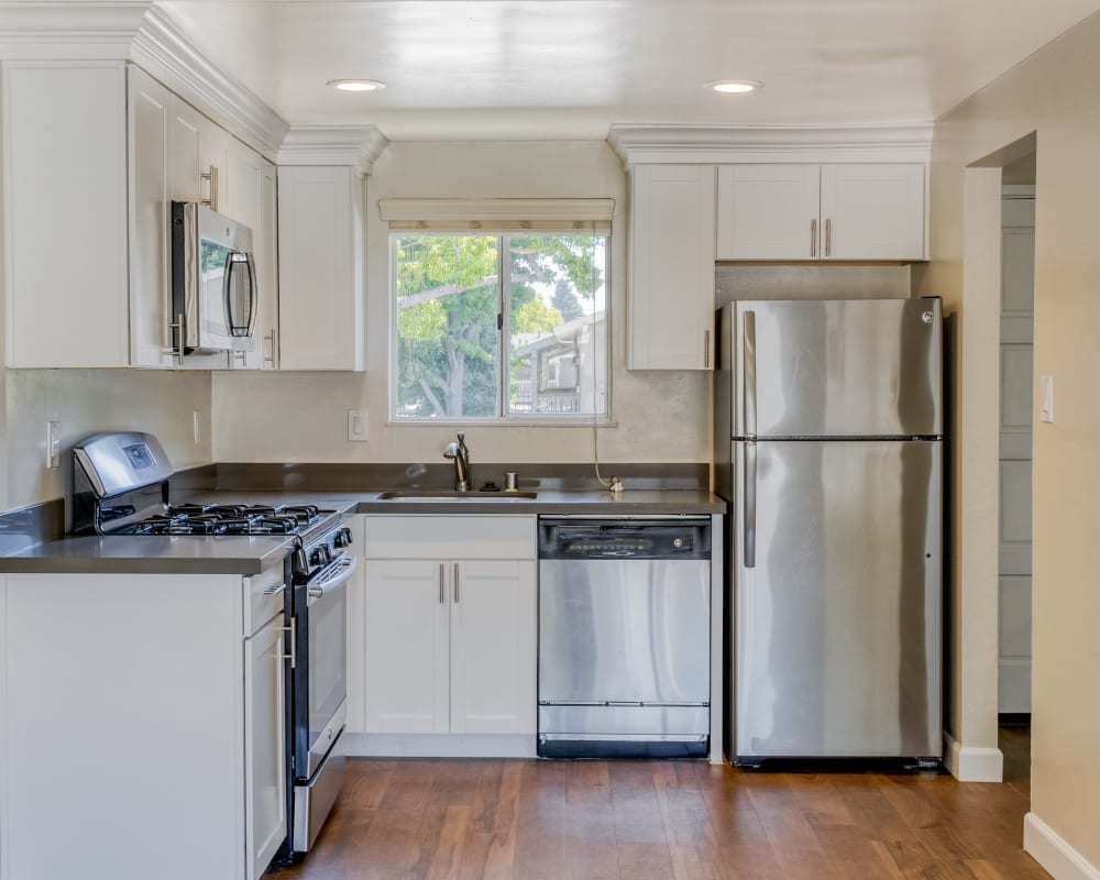 kitchen and appliances at Countrywood in Fremont, California