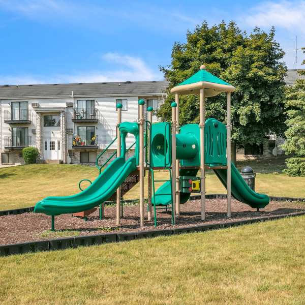 Stonegate Apartments offers a wide variety of amenities in Kenosha, Wisconsin
