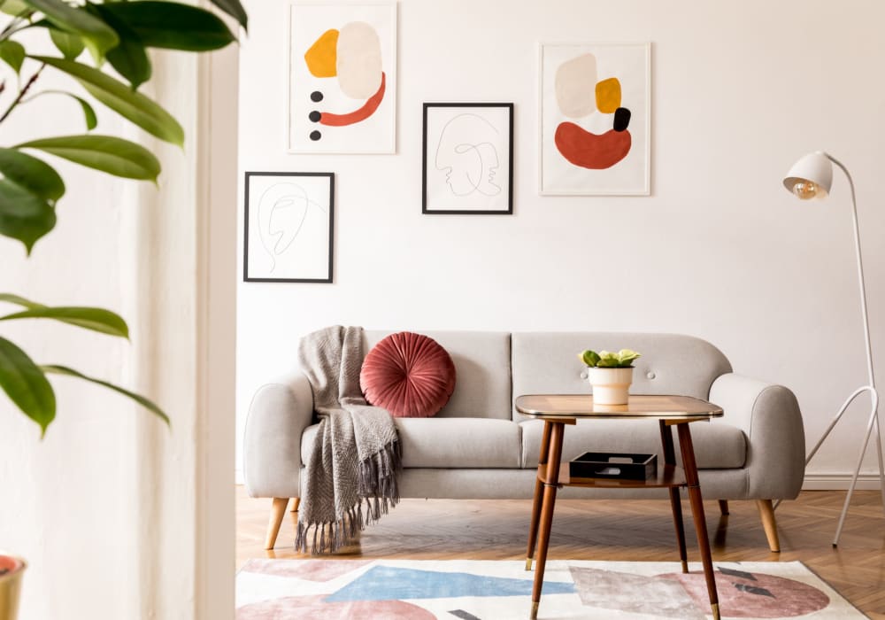beautiful living room art at Glen Hollow Apartments in Glen Burnie, Maryland