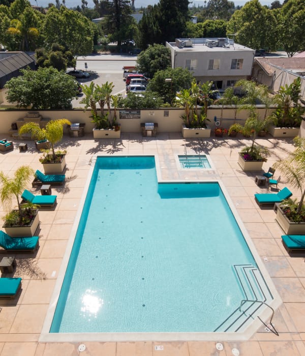 pool and spa at Livorno Square in San Jose, California
