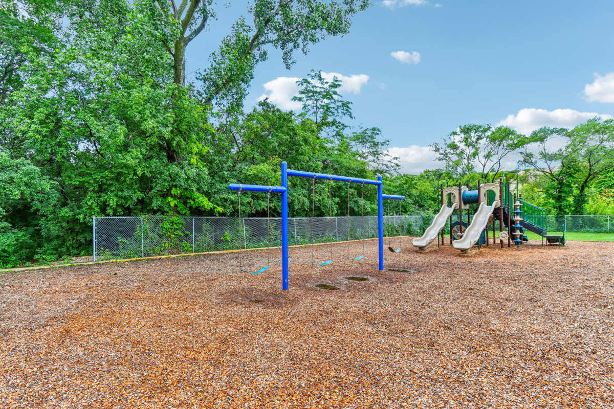  playground at Courtyards on the Park in Des Plaines, Illinois