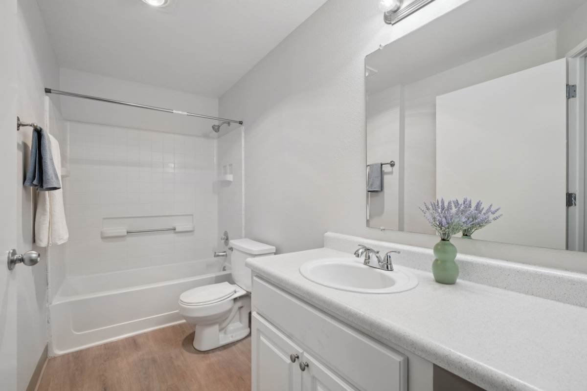 Bathroom at Arnada Pointe in Vancouver, Washington
