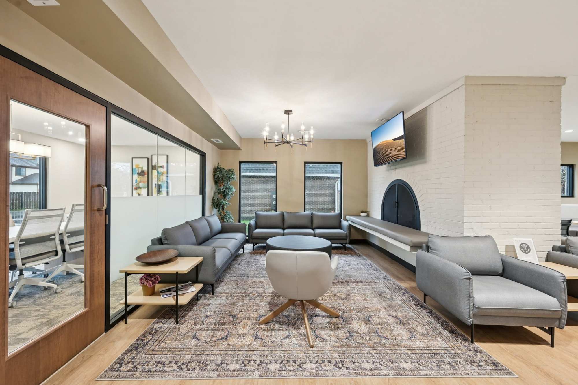 Clubhouse with plenty of cozy seating at Pointe at Northern Woods in Columbus, Ohio