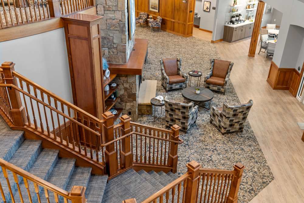 Lobby at Amira Choice Roseville in Roseville, Minnesota
