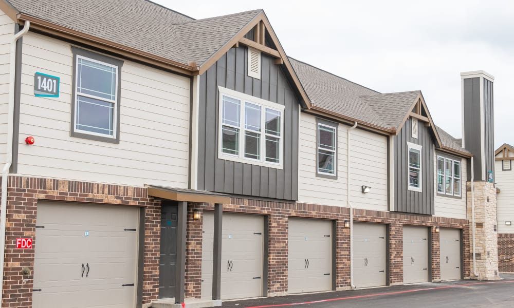 Garages and lofts at Bend at New Road Apartments in Waco, Texas