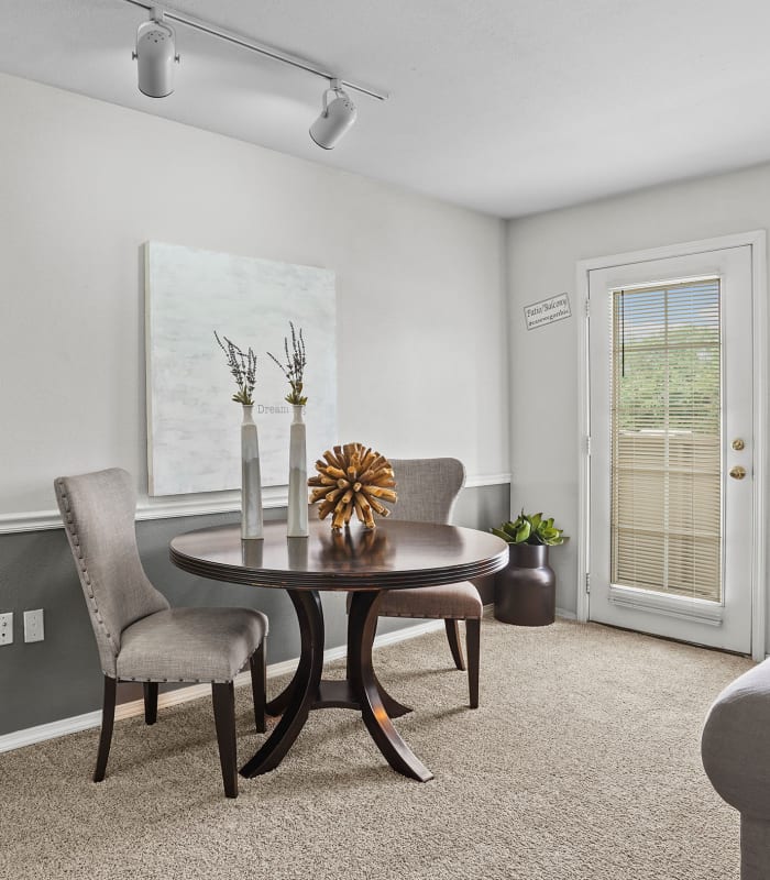 dining room at The Remington Apartments in Wichita, Kansas