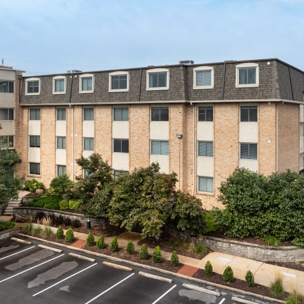 Explore the neighborhood around Park Clayton Apartments in St. Louis County, Missouri.