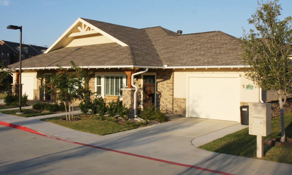 Frontal view of an independent living cottage at MacArthur Hills in Irving, Texas