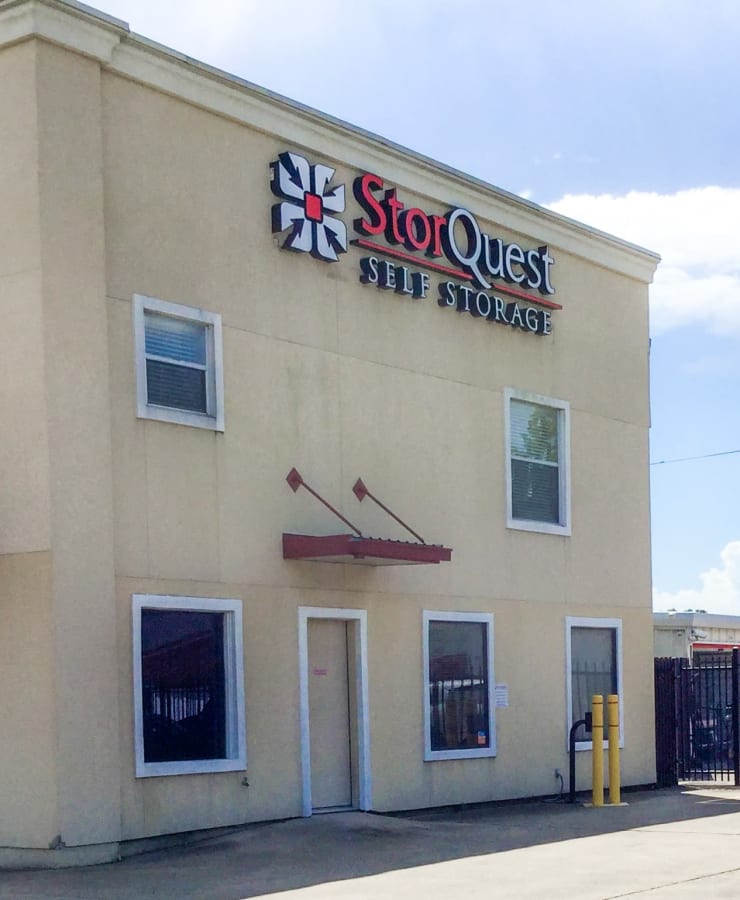 Exterior at StorQuest Self Storage in Friendswood, Texas