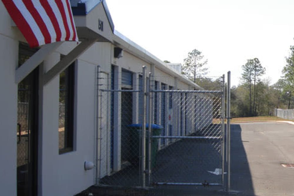 The office exterior of American Self Storage in Crestview, Florida