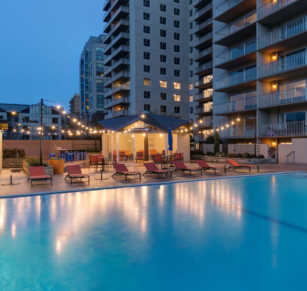 Plunge swimming pool at Panorama Apartments in Seattle, Washington