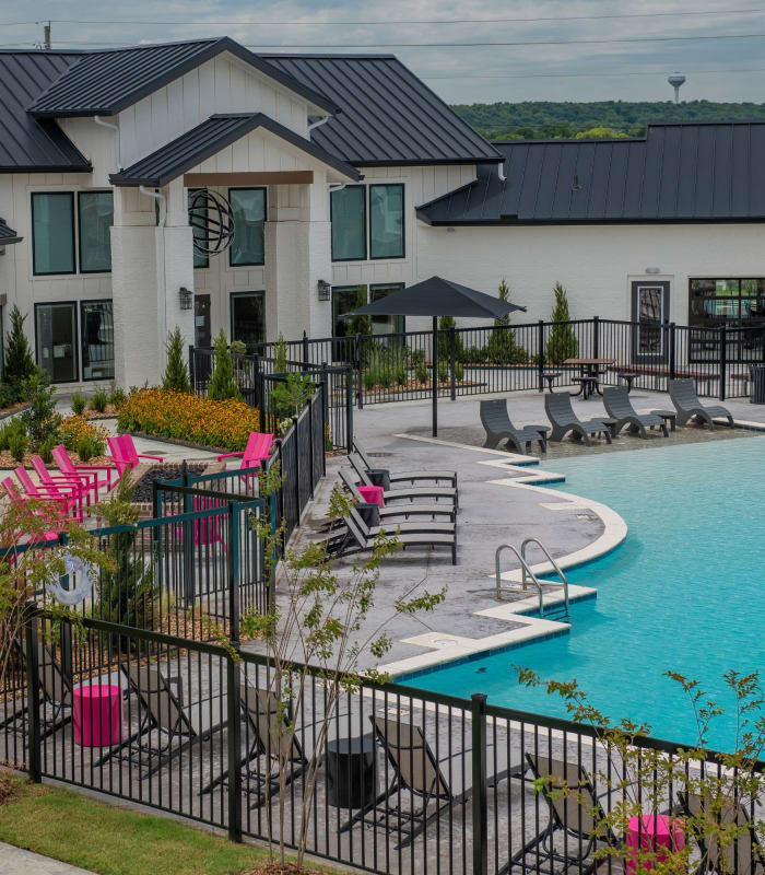 Sparkling pool and sundeck outside of Redbud Ranch Apartments in Broken Arrow, Oklahoma