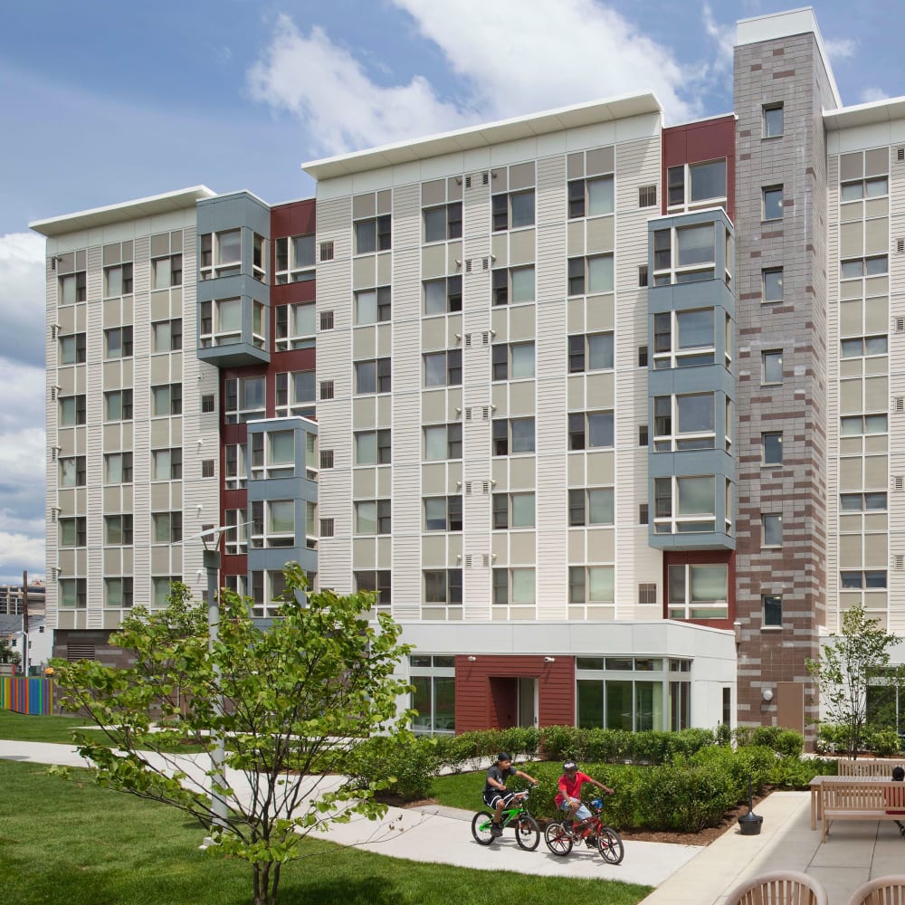 Large exterior view of Metro Green Residences in Stamford, Connecticut