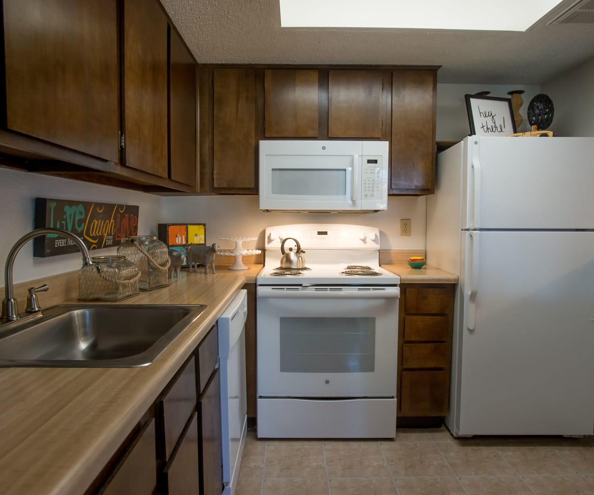 Kitchen at Hunter's Ridge in Oklahoma City, Oklahoma