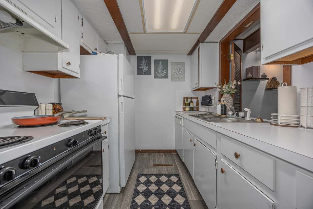 Well-equipped kitchen at Heatherwood Terrace in Mansfield, Ohio