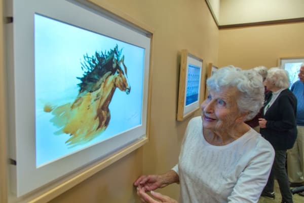 A senior at an art gallery near Summerfield Senior Living in Bradenton, Florida
