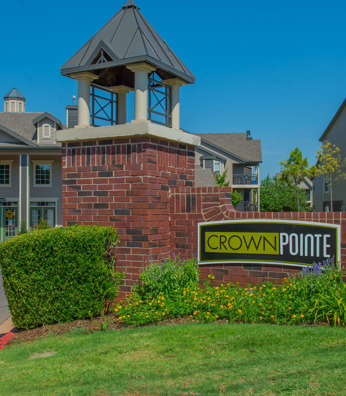 Exterior to Crown Pointe Apartments in Oklahoma City, Oklahoma